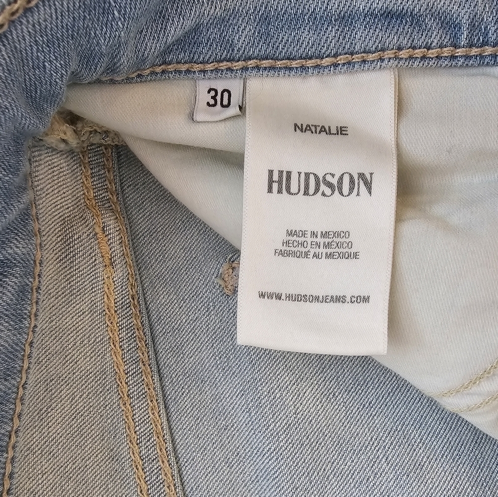 Hudson Jeans | NWOT | Natalie Mid Rise Crop Light Wash Distressed | Size 30 New - Picture 3 of 8